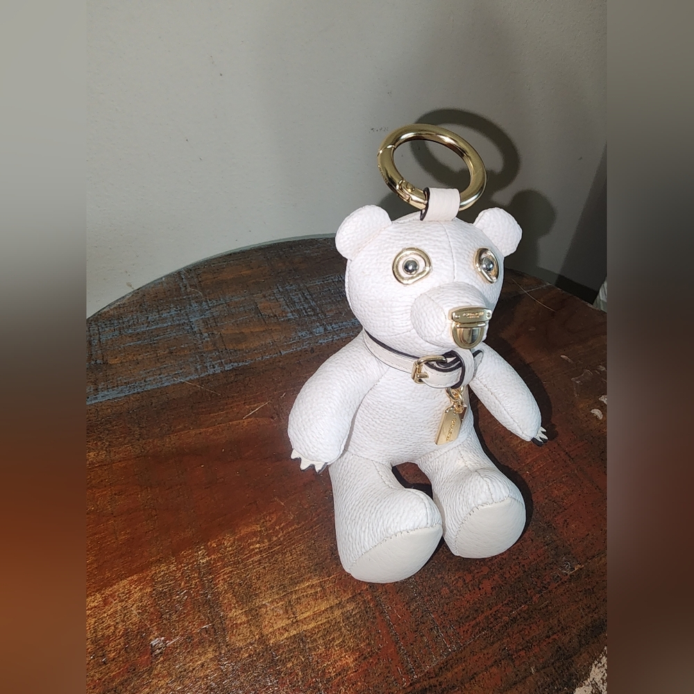 Coach Signature C White Cream Leather Mixed Metals Bear Purse Charm Keychain NEW - Picture 3 of 17
